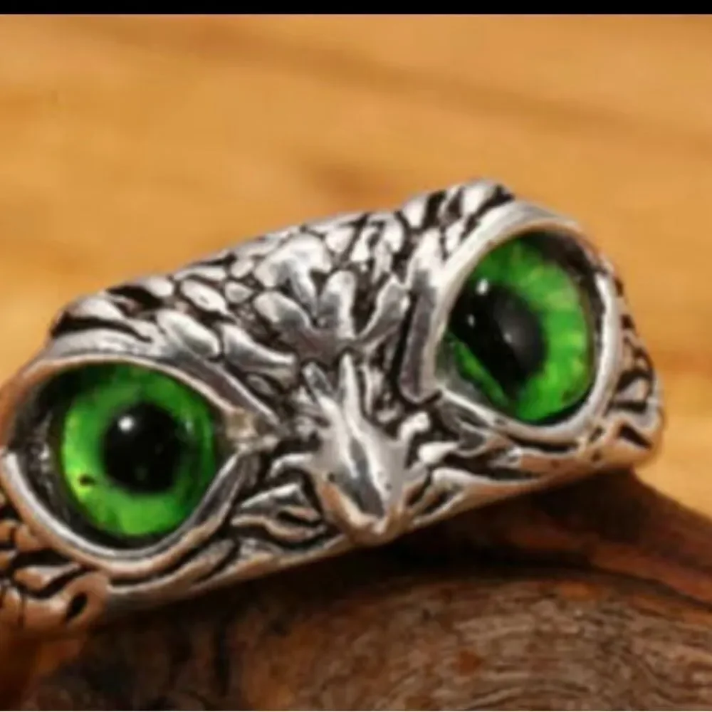 ‎PURPLE EYED OWL RING